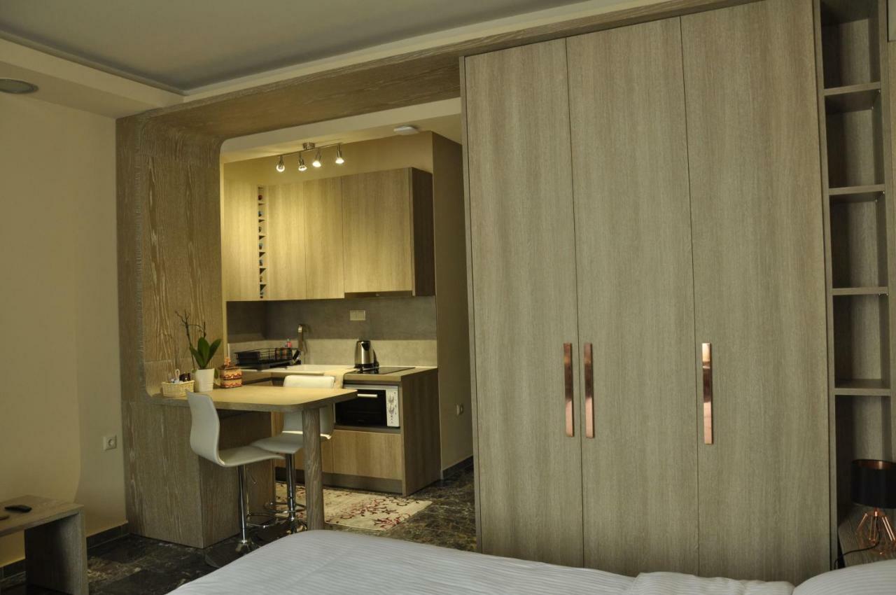 Agias Sofias Street Luxurious Studio Солун Екстериор снимка