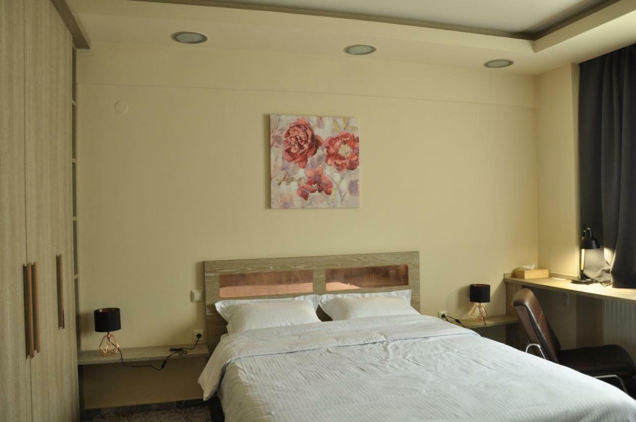 Agias Sofias Street Luxurious Studio Солун Екстериор снимка