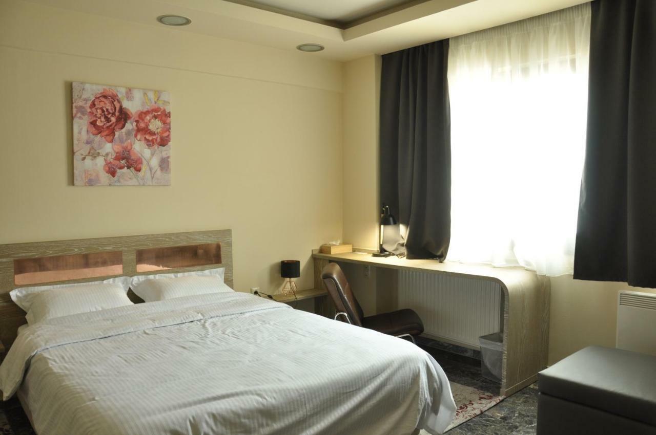 Agias Sofias Street Luxurious Studio Солун Екстериор снимка