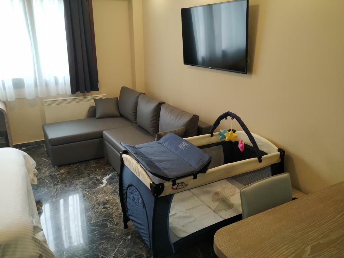 Agias Sofias Street Luxurious Studio Солун Екстериор снимка